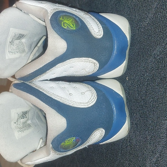 Boys Jordan shoes - Picture 3 of 4